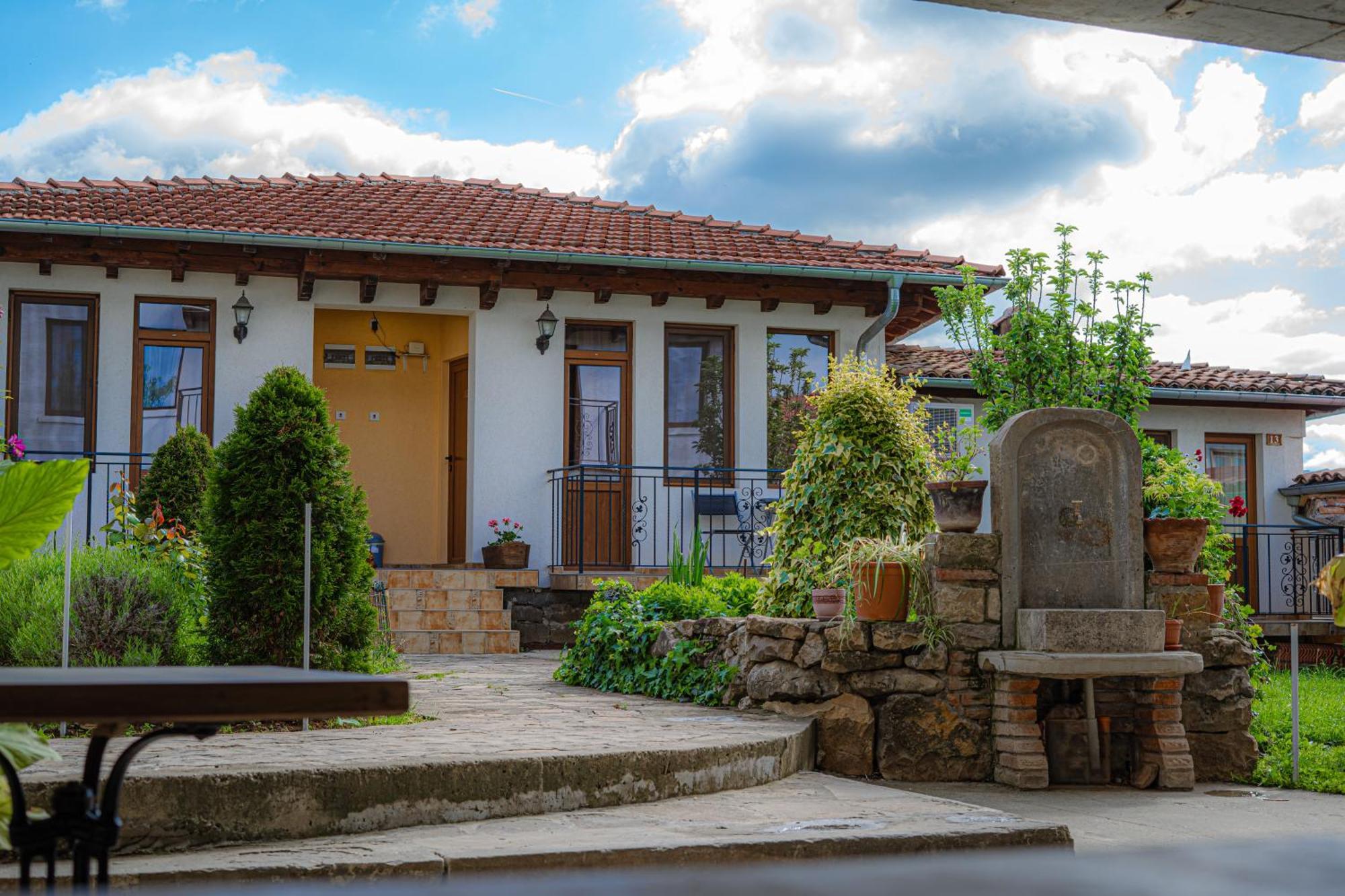 Family Hotel "Slavianska Dusha" Veliko Tarnovo Exterior photo